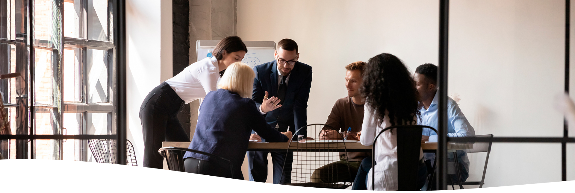 Equipo de trabajo en una reunión